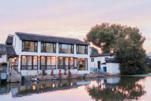 Tongli Qingyuan River View Holiday Inn