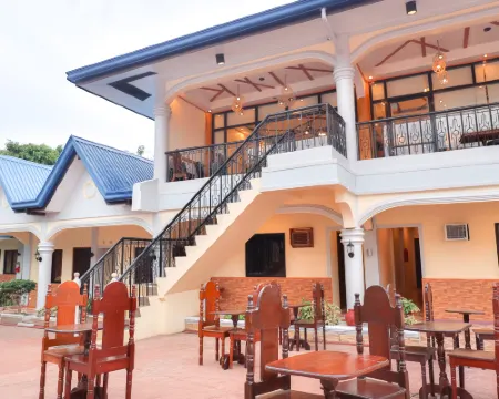 Hola Hostel Puerto Princesa Hotels in Palawan