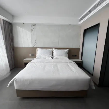 Yanchi Wanyue Crystal Theme Hotel