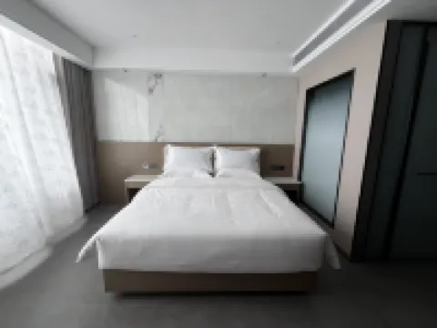 옌츠 완위에 크리스털 테마 호텔