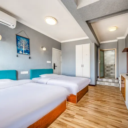 Huaying Weekend Apartment