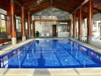 Yalong Bay Earthly Paradise Birds Nest Resort - Strand