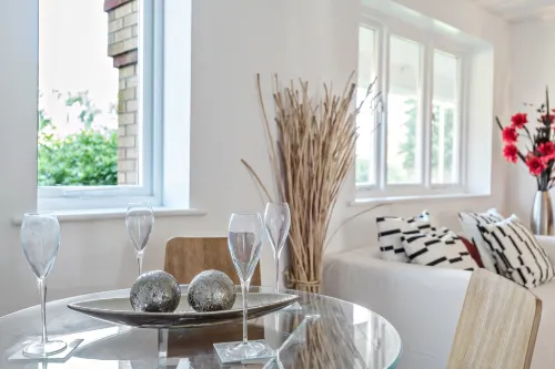 2 bed flat, dedicated workspace, Parking, 4KTV