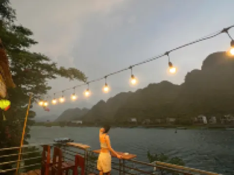 Phong Nha Coco House - Riverstay & Mountain View Hotels in Son Trach