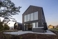 三房美居・溫泉浴池・絕美視野・元素逸居 住宿飯店