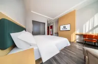 Puyue Riverside Hotel (Lanzhou Center Qilihe Subway Station)