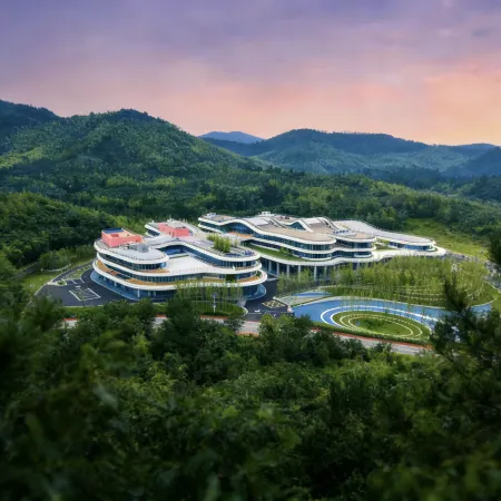Huzhou Xisai Zhenyue Resort Hotel