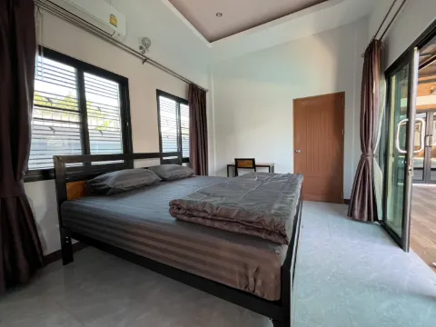 ห้องเตียง 6 ฟุต 1 เตียง+1ห้องนั่งเล่นแยก