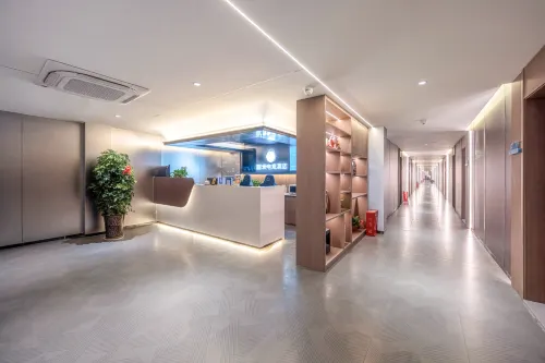 IDJ Love E-Sports Hotel (Kaifeng Qingming Riverside Garden Gulou Night Market)