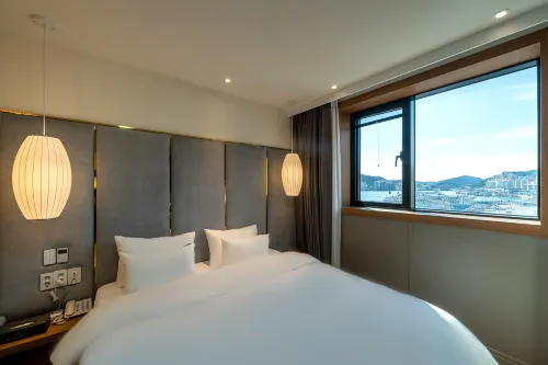 Hound Hotel Tongyeong Hangnam Branch - Motels