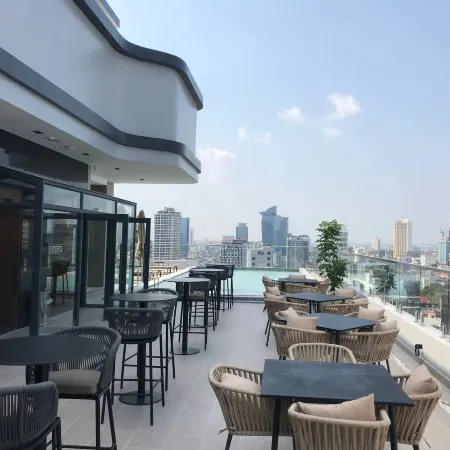 Champs Elysees Hotel & Suites