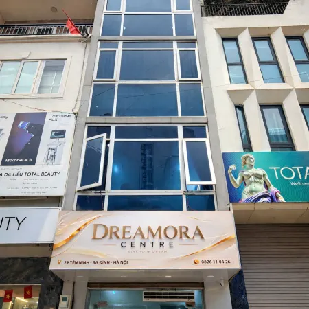 Dreamora Centre Hotel Отели рядом с достопримечательностью «Площадь Бадинь»