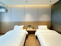 泊悅電競酒店 - 停車場
