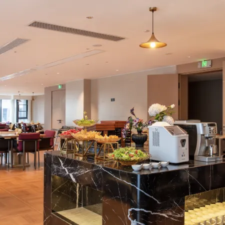 Elong Hotel (Hefei Pearl Plaza Sports Center)