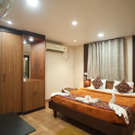 Hotel Sapphire Inn