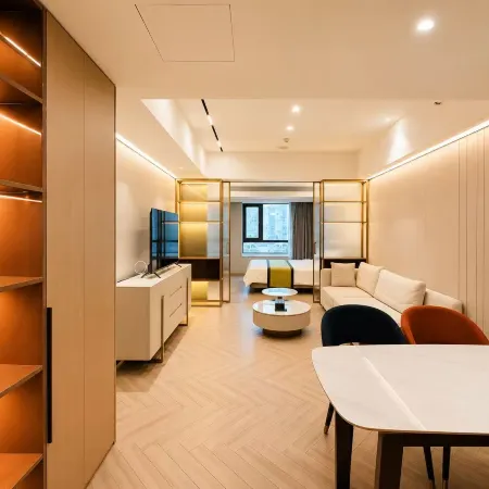 Yuju Hotel Apartment (Shanghai Zhongshan Hospital · Jiashan Road Metro Station Branch)