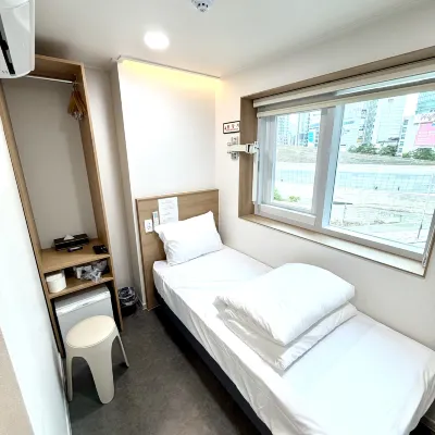 K-Grand Hotel DDP Hotels near U:US
