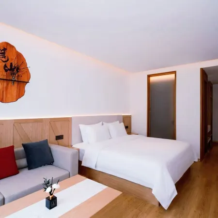 Qiyun Yayuan Garden Homestay (Moxi Town Hailuogou Glacier Forest Park Visitor Center)