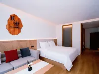 Qiyun Yayuan Garden Homestay (Moxi Town Hailuogou Glacier Forest Park Visitor Center) - Wifi