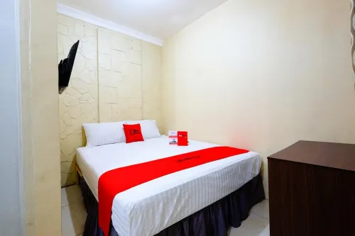 RedDoorz Near Universitas Diponegoro Semarang - Parking