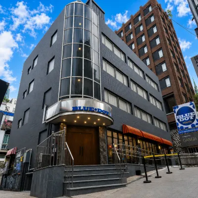 Bluedot Poshtel Các khách sạn gần Trung tâm thương mại M Plaza