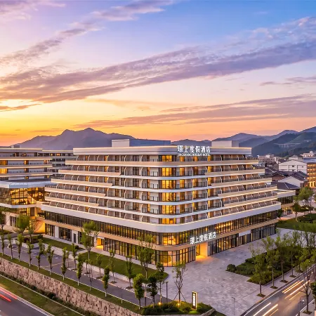 Jingshang Resort Hotel (Fuxian Lake Guanglong Town)