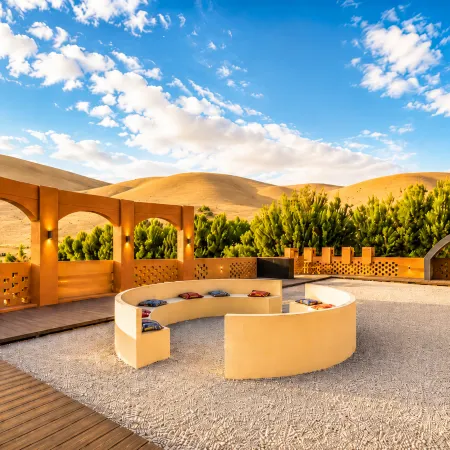 Dunhuang Fengqi Yeshe · Luxury Rizhao Sand View Courtyard Vacation Apartment