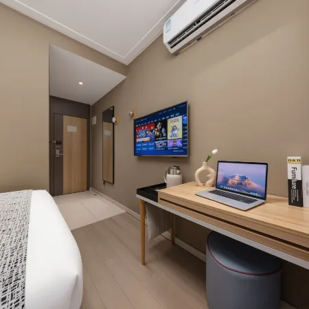 Joyful hotel