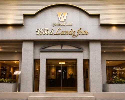 Woodlands Inn Hotels near Main Post Office