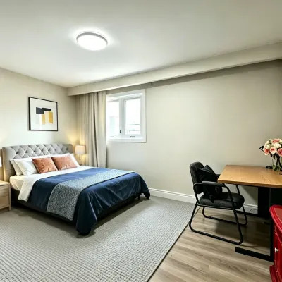 Private Room Downtown Toronto Queen Street Oasis โรงแรมใกล้Centre for Addiction and Mental Health - Russell Street