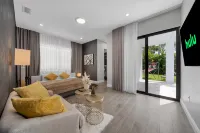 Tropical Villa with Heated Pool and Game Yard - New