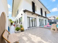 TATA 7BR Private Pool Villa Pattaya - balcony
