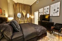 Downtown LA large 1 bedroom, sleeps 4 + 360° Pool + Free Parking - 4성급