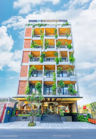 Chi House Danang Отели в г. Дананг