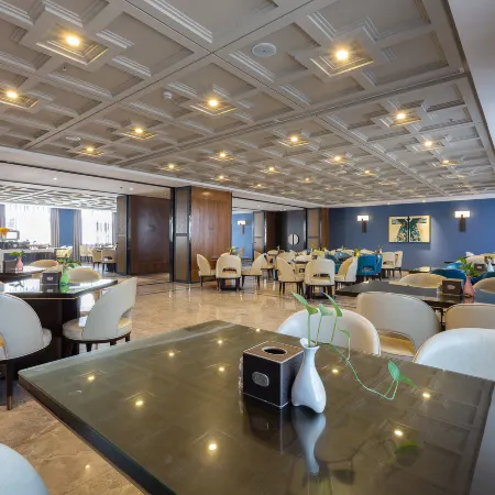 Zhedong Chuyue International Hotel