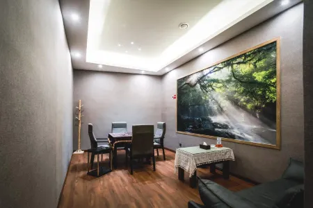 Bacheng Inn Отели рядом с достопримечательностью «Zhongzhou Old Street»