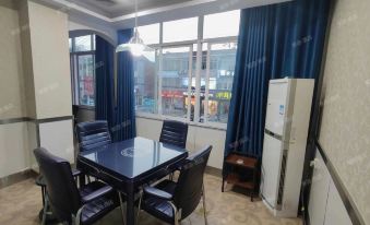 Huoqiu Longwang Palace Business Hotel