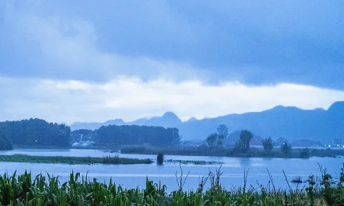 Puzhe Heishui Yueshan 270 ° Borderless Pool C Lake View Hotel