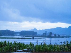 普者黑水月山270度無邊泳池C位湖景酒店