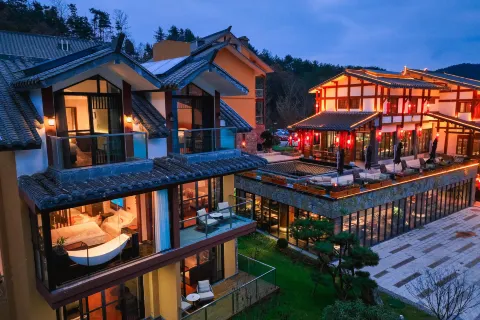 Samantha Lodge Zengjia Mountain Hotspring