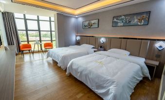 Wuhua Linfeng Light Luxury Hotel