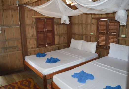 3. 팜 비치 방갈로..