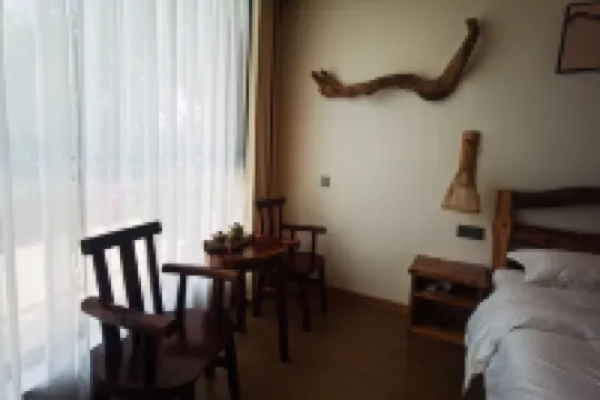 幾尋暮舍民宿（臨滄機場店）