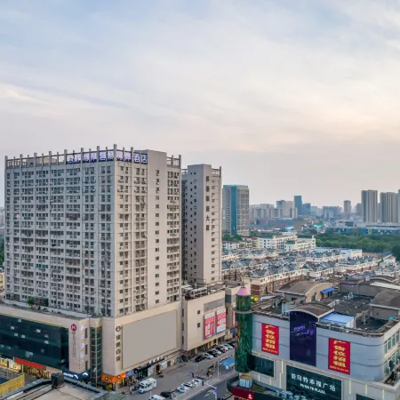 Xana Hotelle (Suqian Xiangwang Hometown baolong Square Branch)