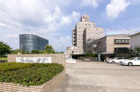 Plaza Hotel Toyota Отели рядом со станцией Mikawa Ashida Railway Station