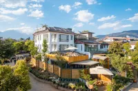 Chiliu Hidden Villa·Lijiang Huajing Beauty Hotel Hotel di Kota kuno Sungai Shu