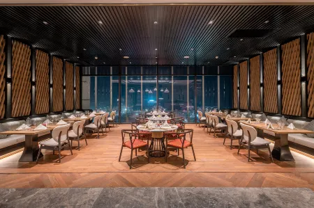 Grand Hyams Hotel - Quy Nhon Beach Отели рядом с достопримечательностью «University Quy Nhon»