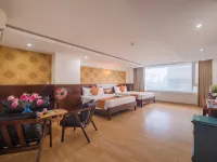 Le Soleil Hotel โรงแรมใกล้จัตุรัส 2/4 สแควร์