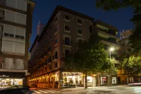 Catalonia Conde de Floridablanca Hotels near cañadas Park