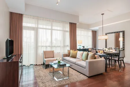 Aruga Apartments by Rockwell Отели рядом с достопримечательностью «Olympia Condominium Corporation»